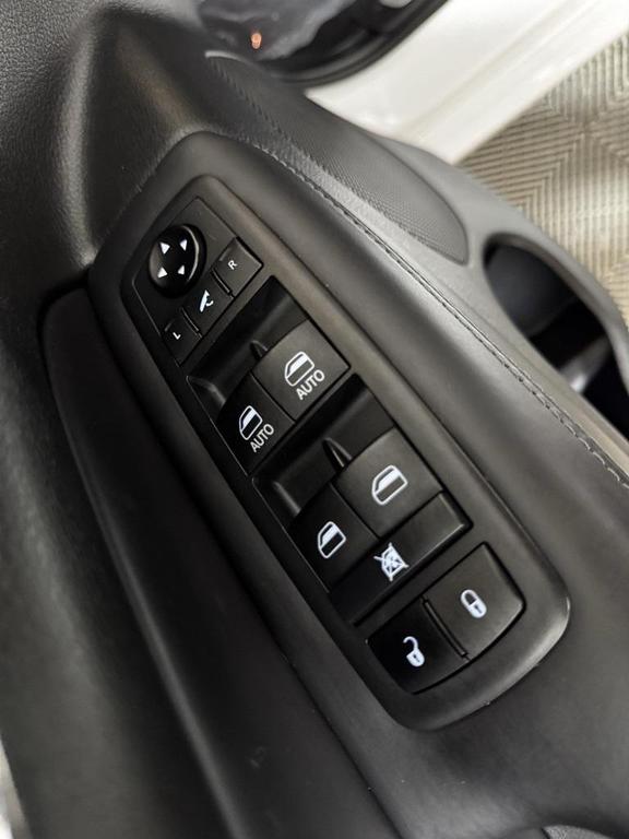 used 2021 Jeep Grand Cherokee car, priced at $23,688