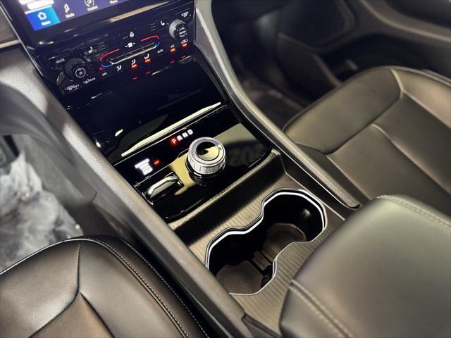 used 2024 Jeep Grand Cherokee car, priced at $39,988