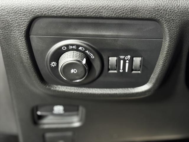 used 2024 Jeep Grand Cherokee car, priced at $39,988