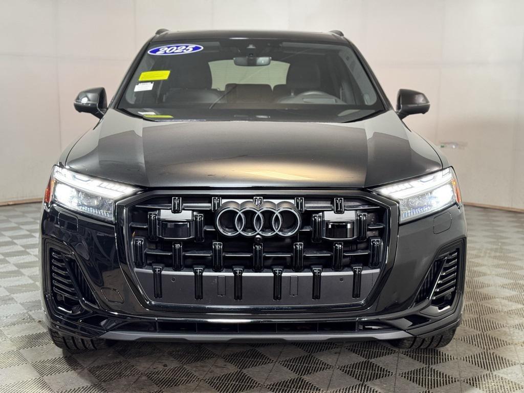 used 2025 Audi Q7 car, priced at $60,900