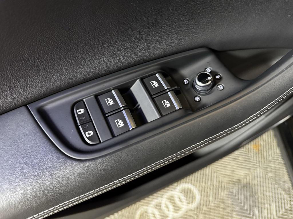 used 2025 Audi Q7 car, priced at $60,900