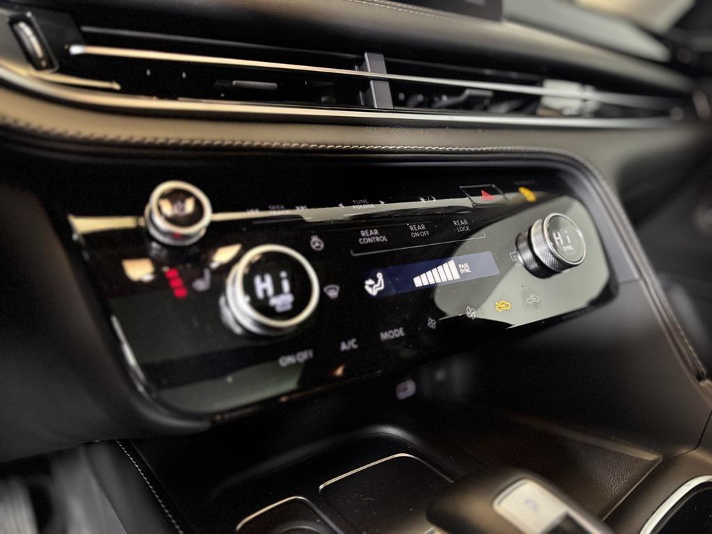 used 2024 INFINITI QX60 car, priced at $37,900