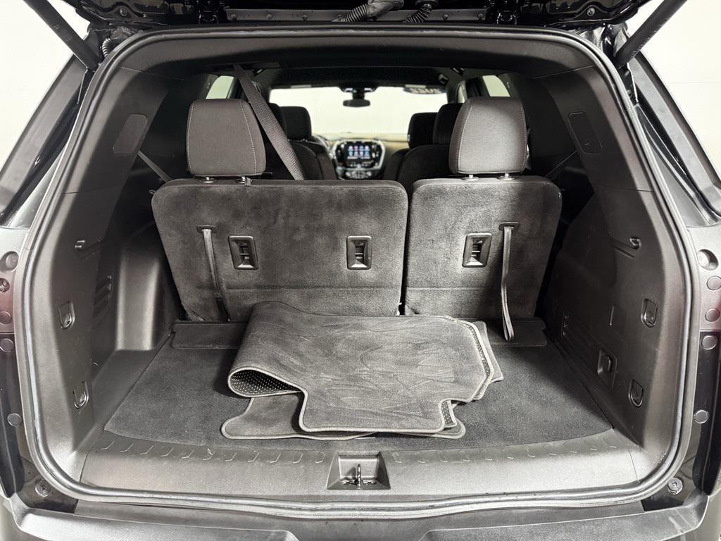 used 2022 Chevrolet Traverse car, priced at $27,900