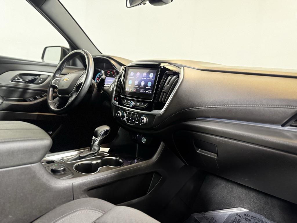 used 2022 Chevrolet Traverse car, priced at $27,900
