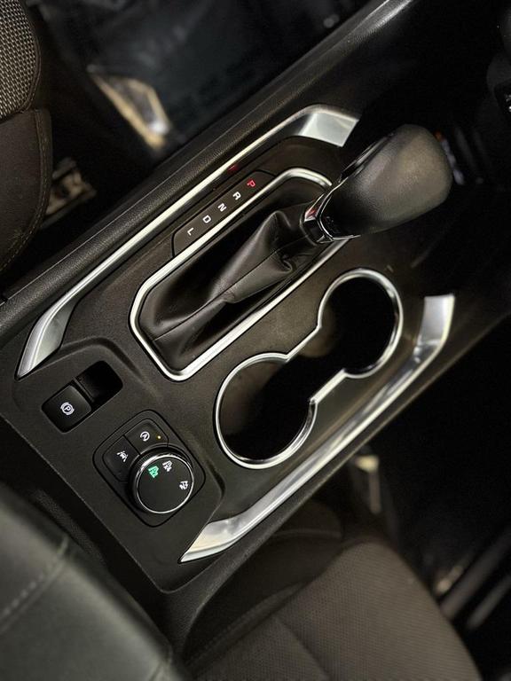 used 2022 Chevrolet Traverse car, priced at $27,900