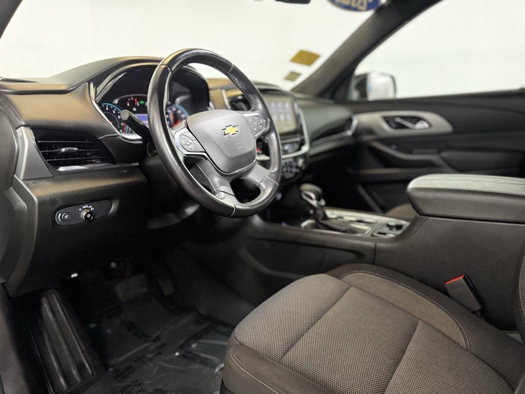 used 2022 Chevrolet Traverse car, priced at $27,900