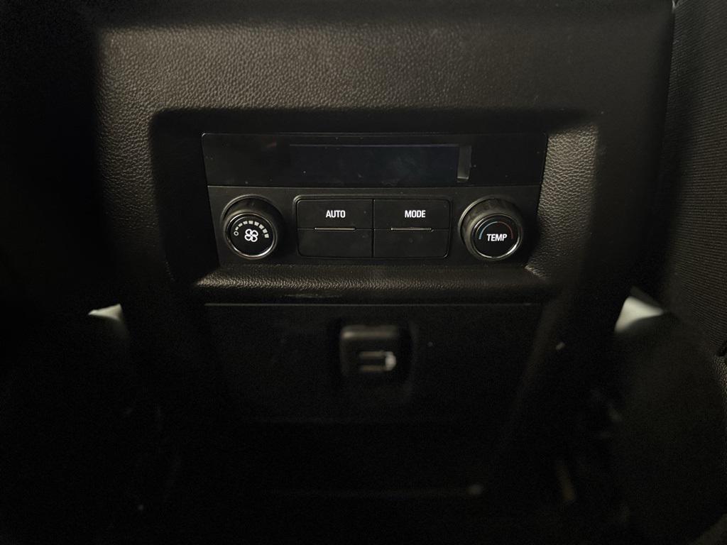 used 2022 Chevrolet Traverse car, priced at $27,900