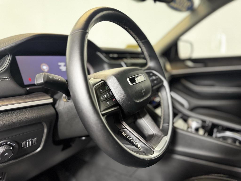 used 2022 Jeep Grand Cherokee car, priced at $30,900