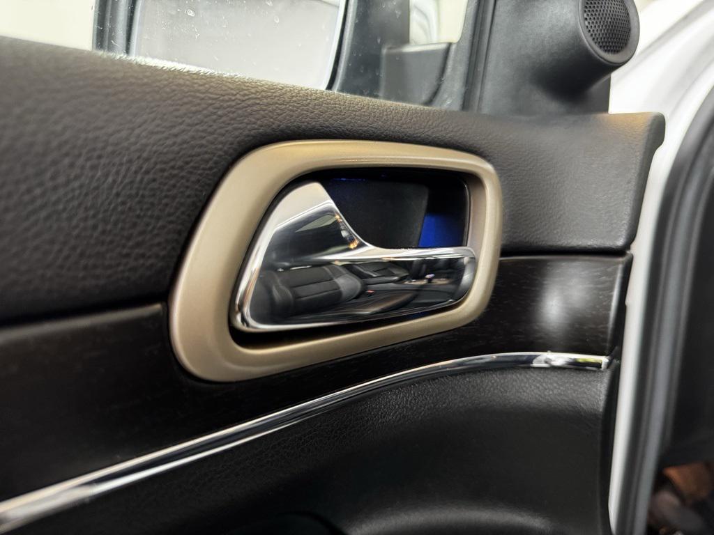 used 2014 Jeep Grand Cherokee car, priced at $11,900