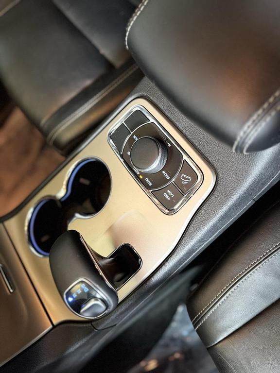 used 2014 Jeep Grand Cherokee car, priced at $11,900
