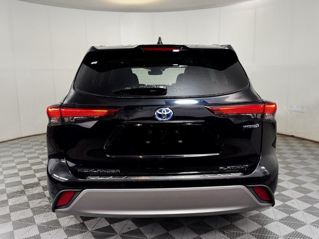used 2023 Toyota Highlander Hybrid car, priced at $45,550