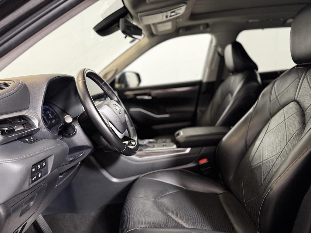 used 2023 Toyota Highlander Hybrid car, priced at $45,550