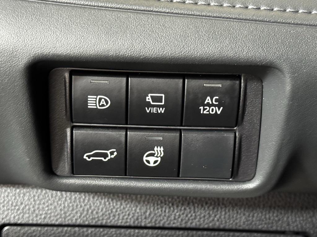 used 2023 Toyota Highlander Hybrid car, priced at $45,550