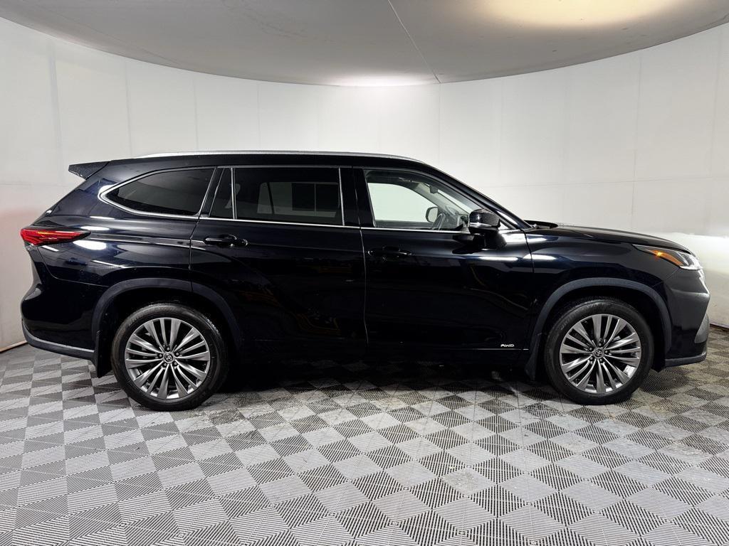 used 2023 Toyota Highlander Hybrid car, priced at $45,550