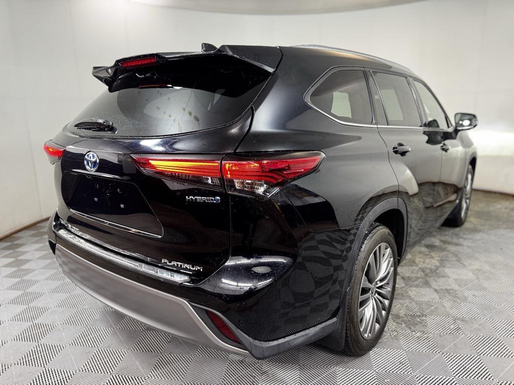 used 2023 Toyota Highlander Hybrid car, priced at $45,550