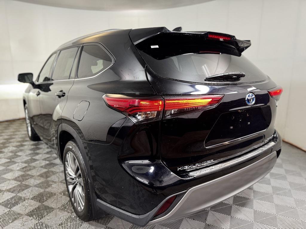 used 2023 Toyota Highlander Hybrid car, priced at $45,550