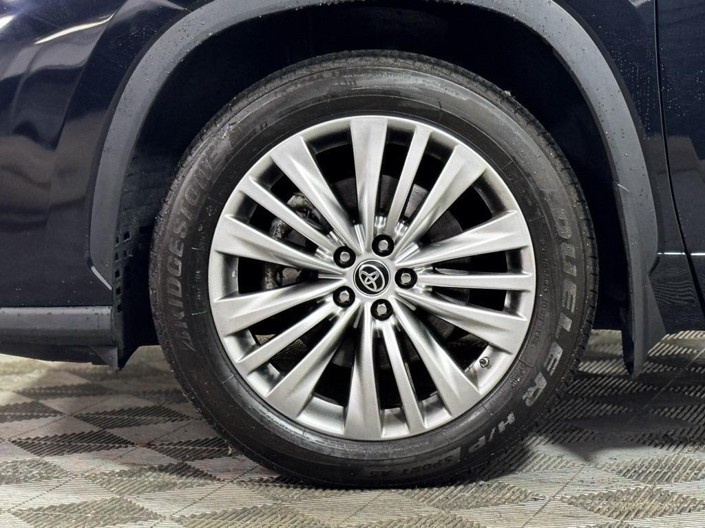 used 2023 Toyota Highlander Hybrid car, priced at $45,550