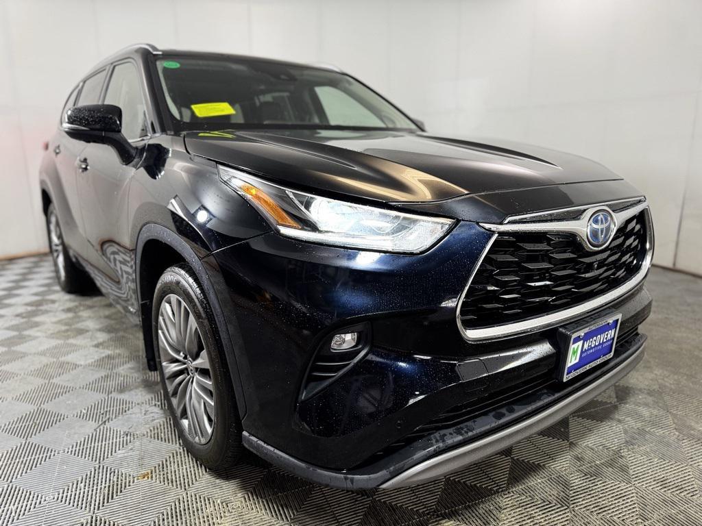 used 2023 Toyota Highlander Hybrid car, priced at $45,550