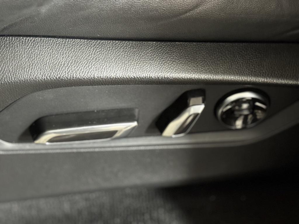 used 2022 Acura MDX car, priced at $39,688