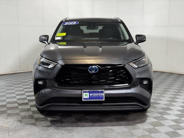 used 2022 Toyota Highlander Hybrid car, priced at $39,888