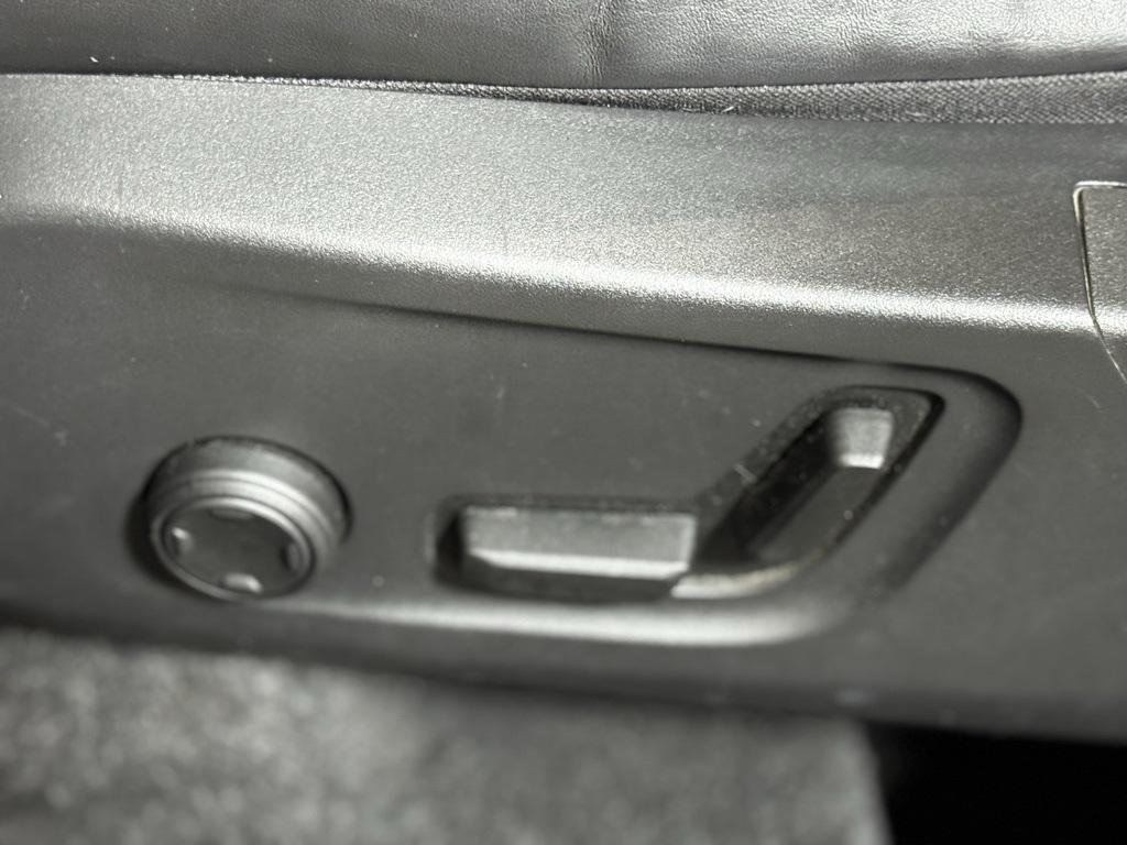 used 2021 Volvo XC40 car, priced at $23,300