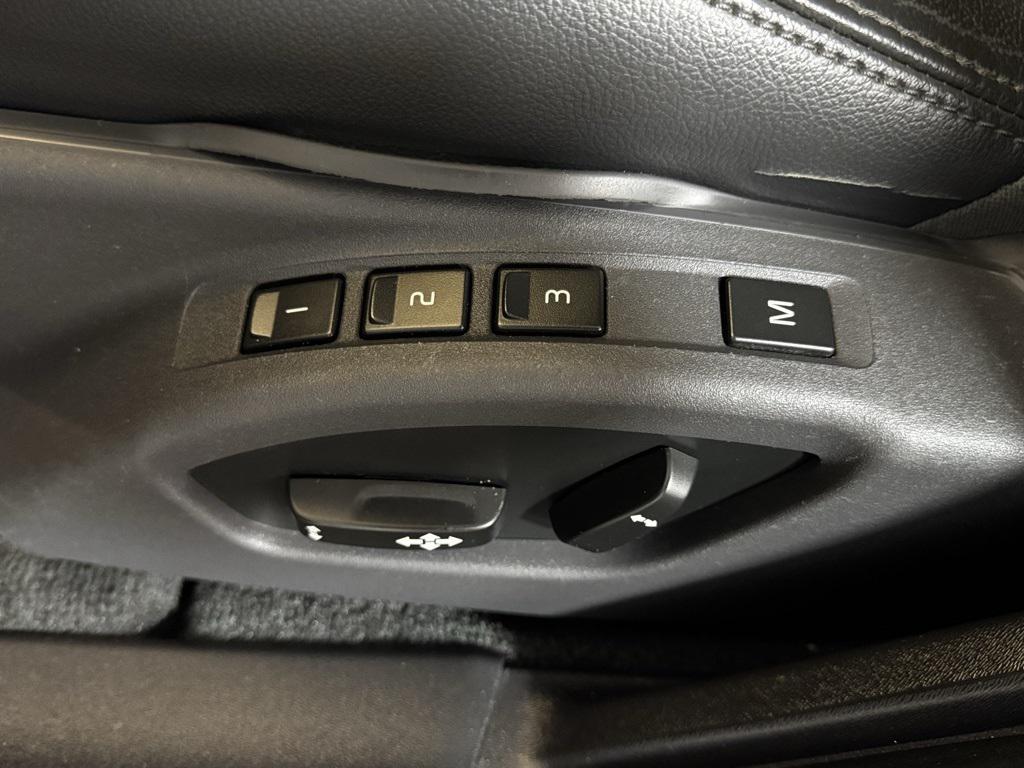 used 2015 Volvo V60 car, priced at $12,900