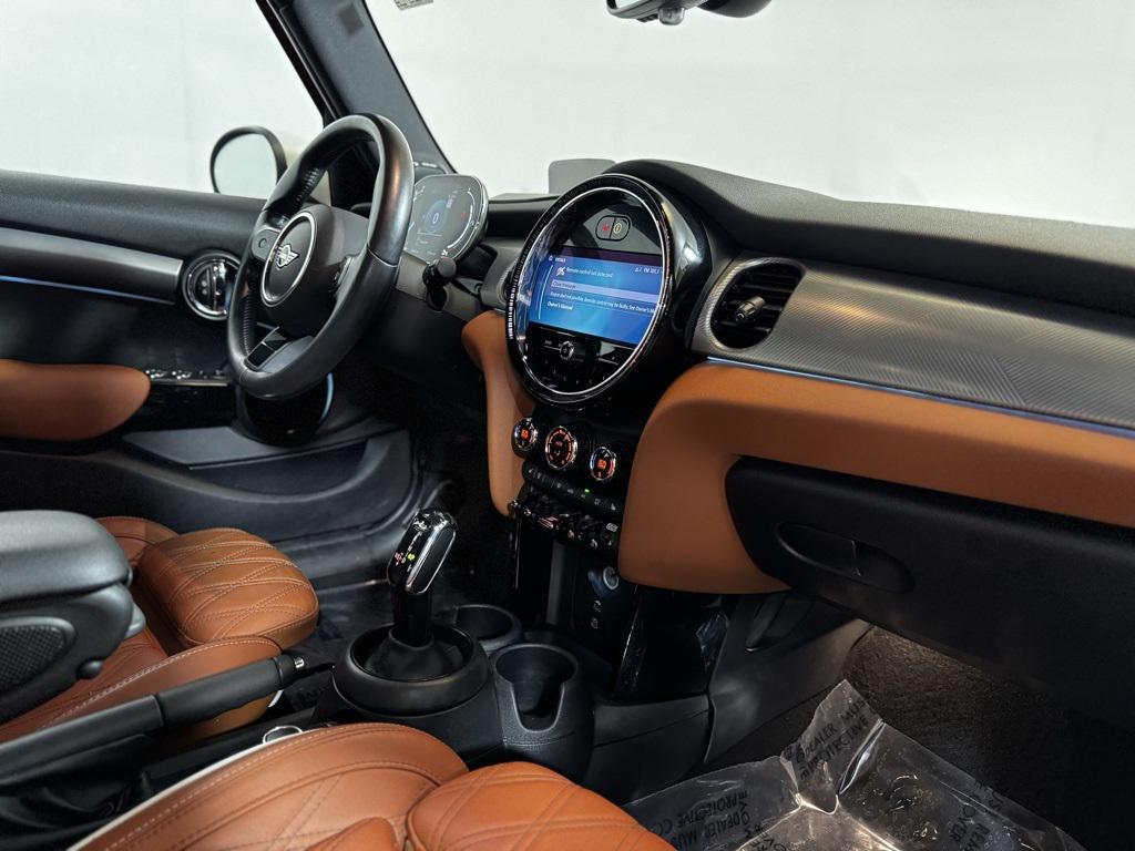 used 2024 MINI Hardtop car, priced at $26,900