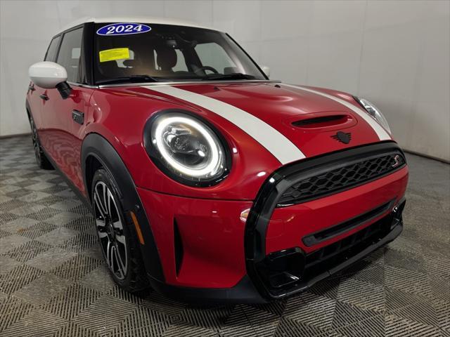 used 2024 MINI Hardtop car, priced at $26,900