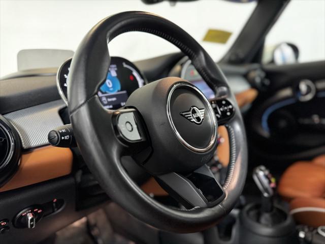used 2024 MINI Hardtop car, priced at $26,900