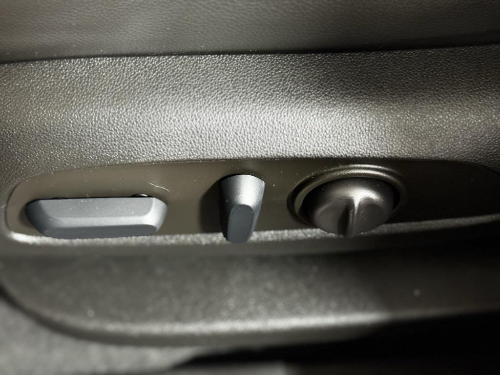 used 2022 Chevrolet Equinox car, priced at $22,888