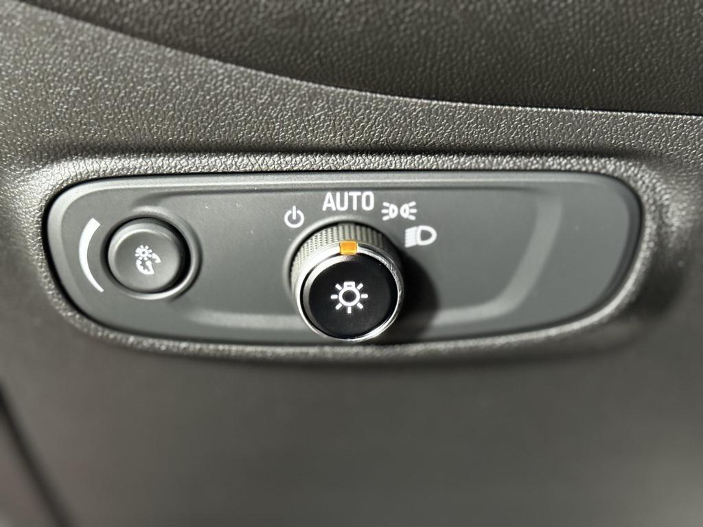 used 2022 Chevrolet Equinox car, priced at $22,888