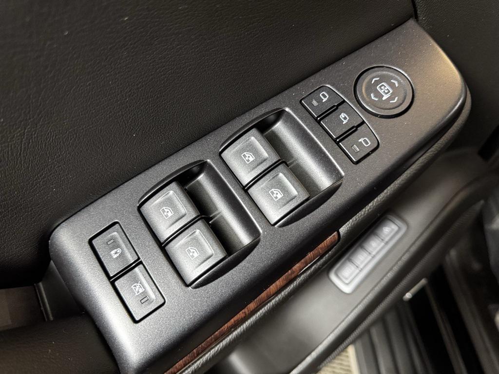 used 2018 GMC Yukon car, priced at $25,900