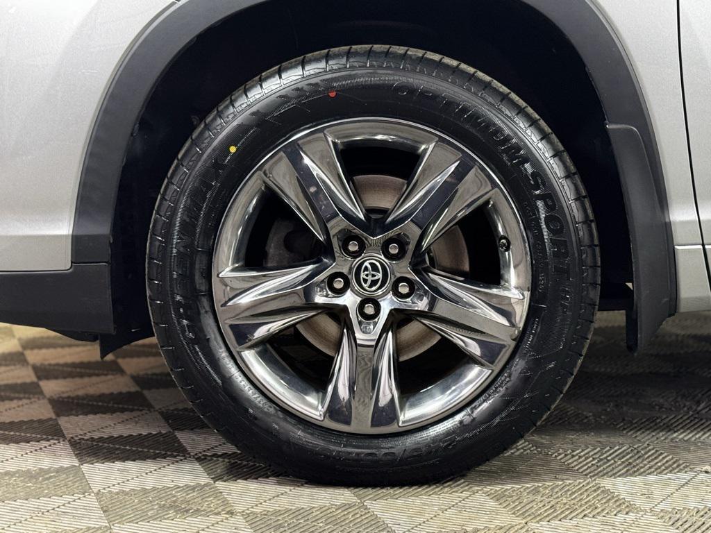 used 2019 Toyota Highlander car, priced at $25,688