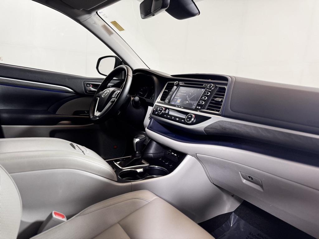 used 2019 Toyota Highlander car, priced at $25,688