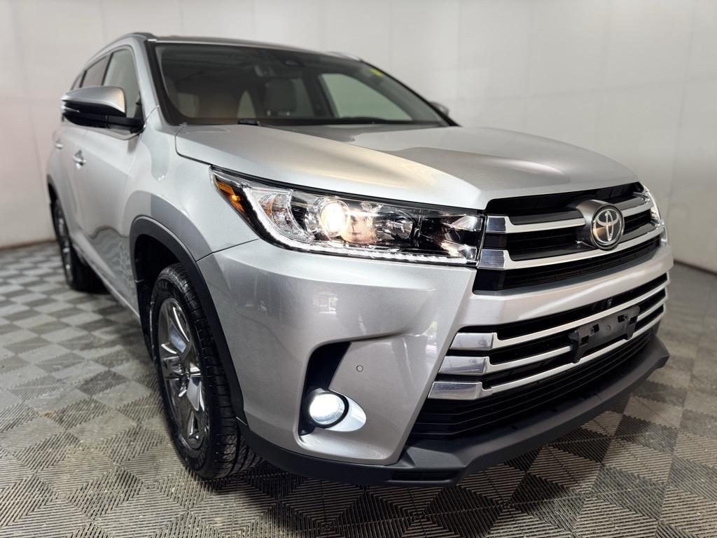 used 2019 Toyota Highlander car, priced at $25,688