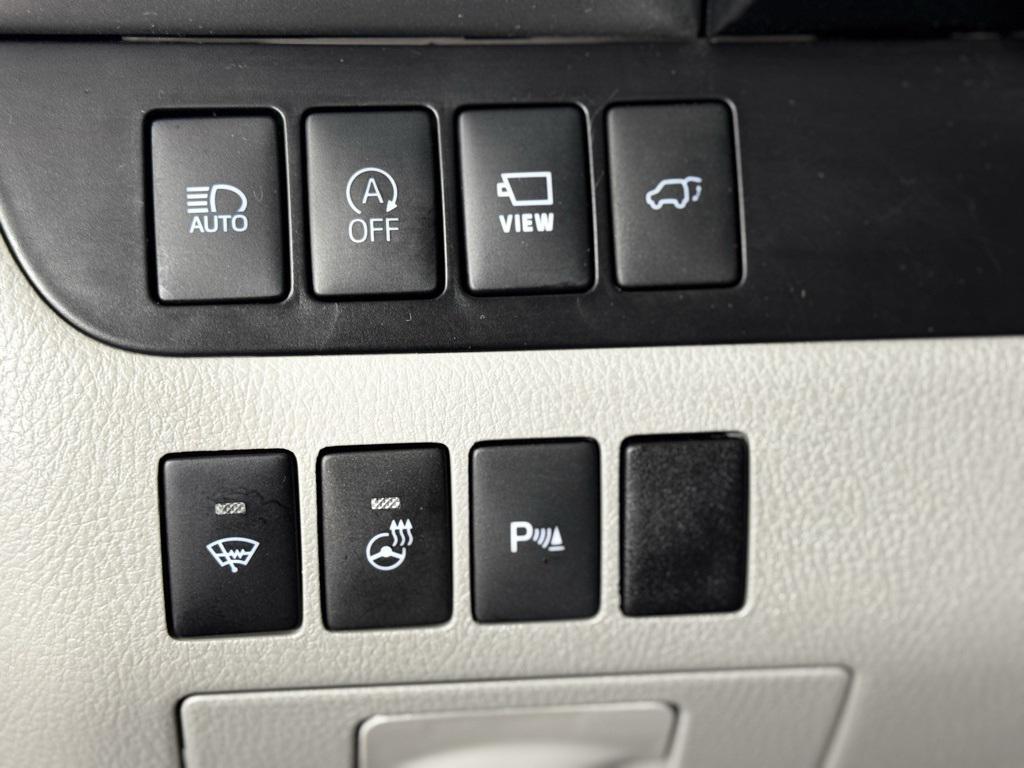 used 2019 Toyota Highlander car, priced at $25,688