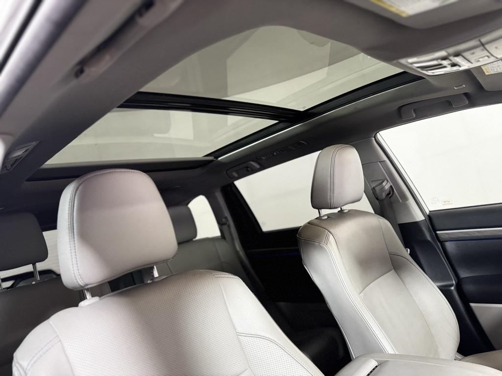 used 2019 Toyota Highlander car, priced at $25,688