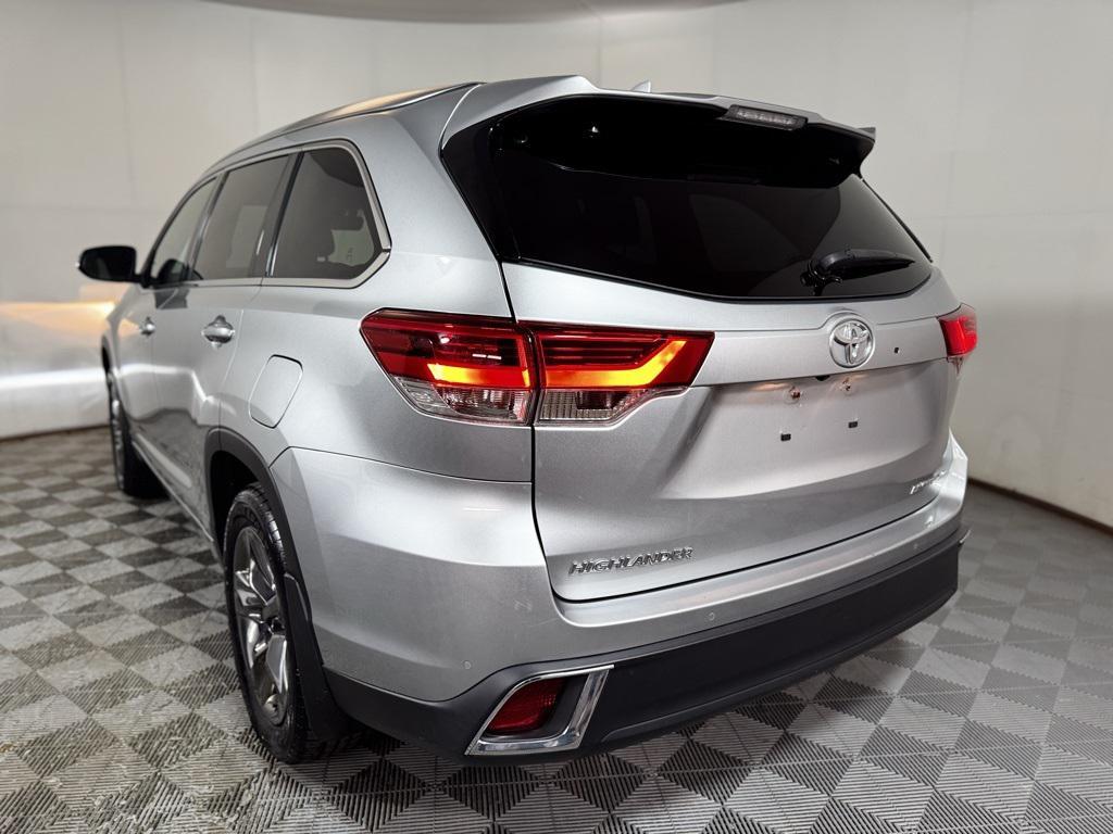 used 2019 Toyota Highlander car, priced at $25,688
