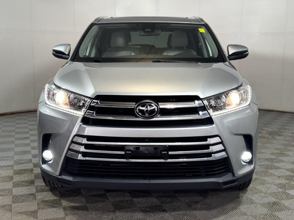 used 2019 Toyota Highlander car, priced at $25,688