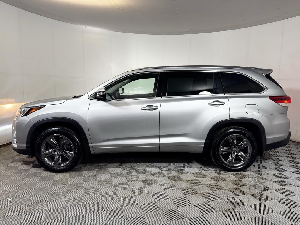 used 2019 Toyota Highlander car, priced at $25,688