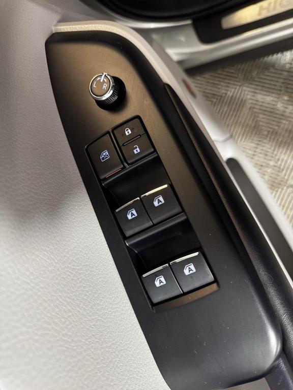 used 2019 Toyota Highlander car, priced at $25,688