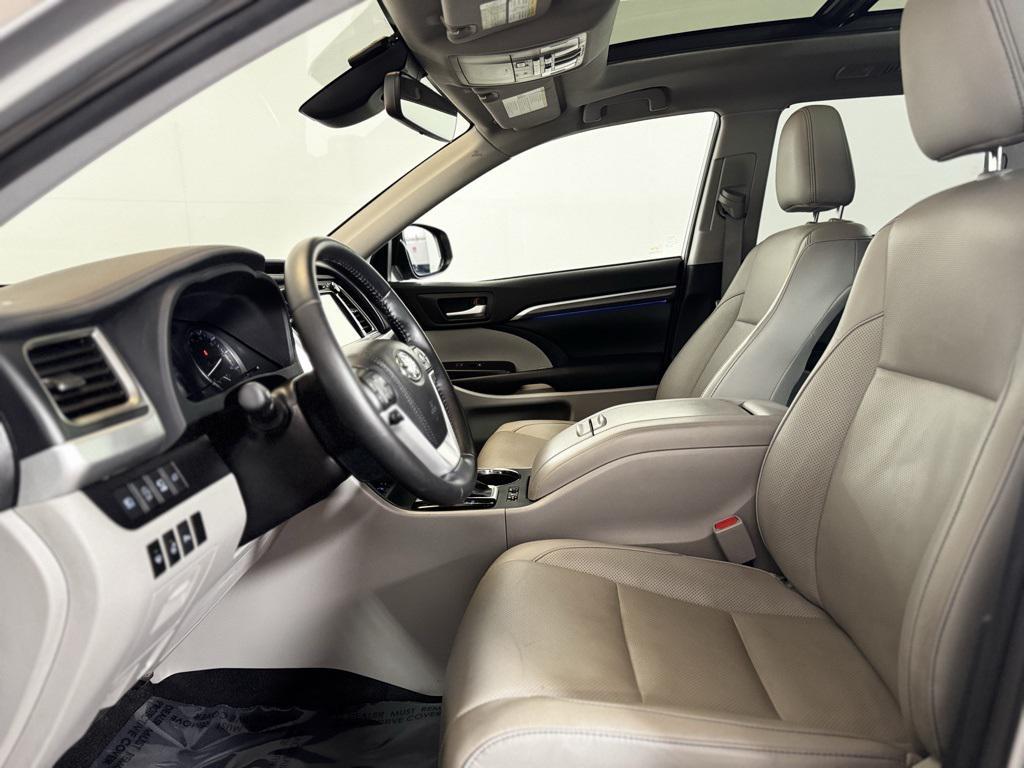 used 2019 Toyota Highlander car, priced at $25,688