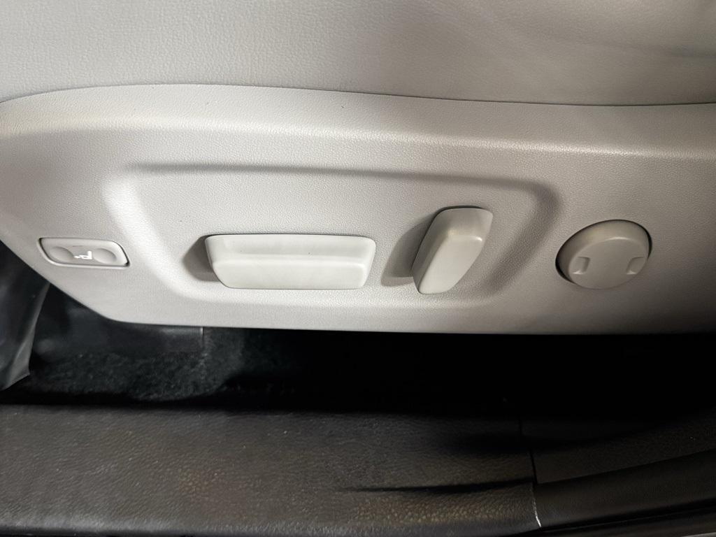 used 2019 Toyota Highlander car, priced at $25,688