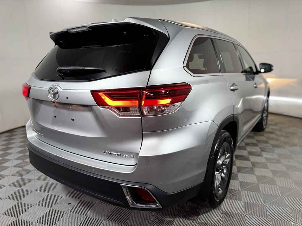 used 2019 Toyota Highlander car, priced at $25,688