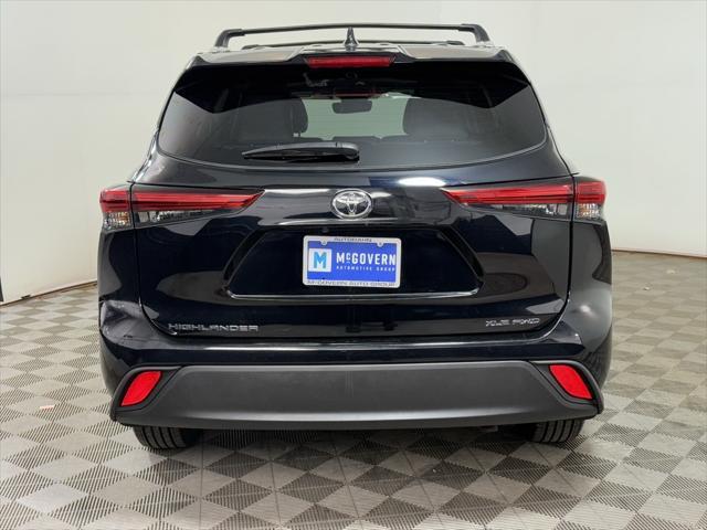 used 2022 Toyota Highlander car, priced at $35,699