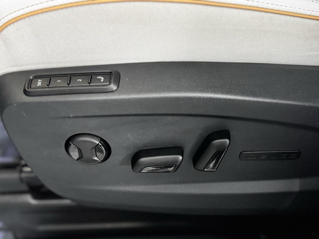 used 2025 Volkswagen ID. Buzz car, priced at $56,900