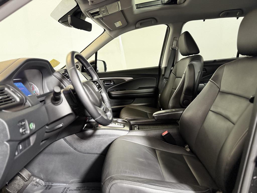 used 2022 Honda Pilot car, priced at $28,566