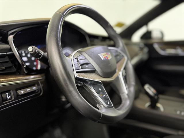 used 2017 Cadillac XT5 car, priced at $25,888