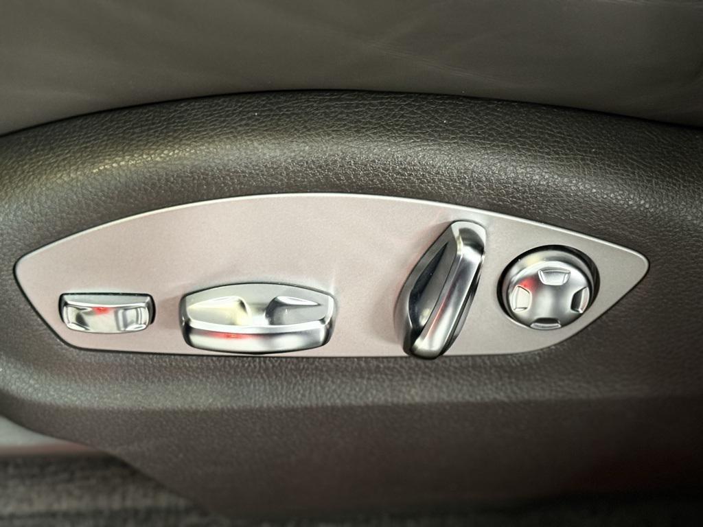 used 2022 Porsche Macan car, priced at $47,860