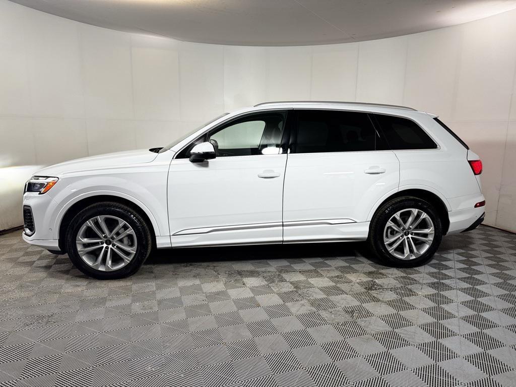 used 2025 Audi Q7 car, priced at $59,240